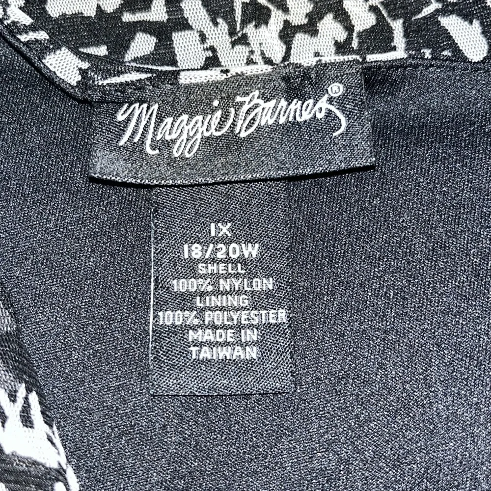3/$20 - Maggie Barnes Patterned Sleeveless Dress - (16/18) - Picture 6 of 8